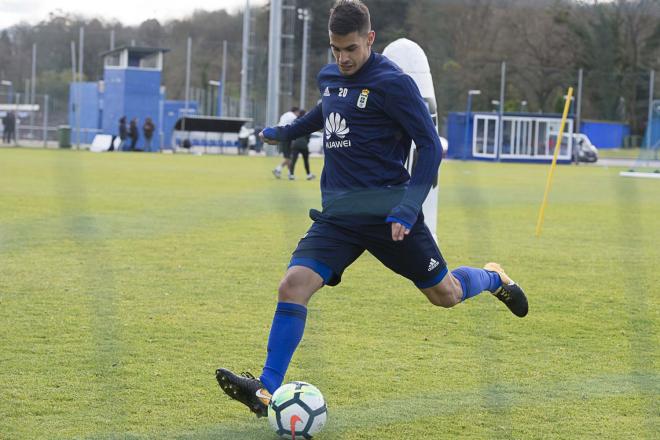 Cotugno en un entrenamiento con el primer equipo (Laura Caraduje).