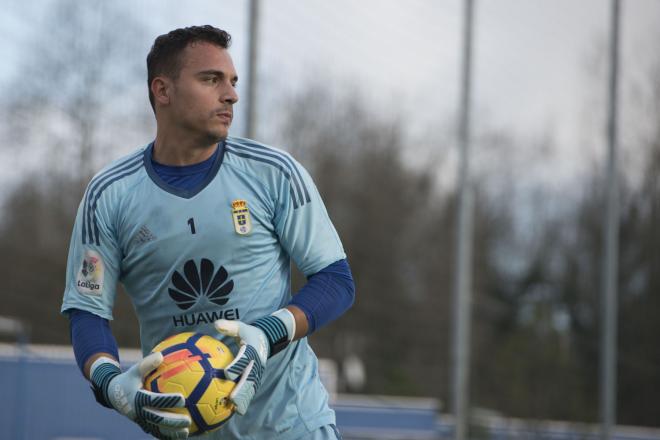 Alfonso Herrero, en un entrenamiento del Real Oviedo (Foto: Laura Caraduje).