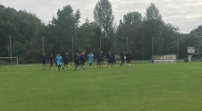 El Oviedo, durante un entrenamiento.