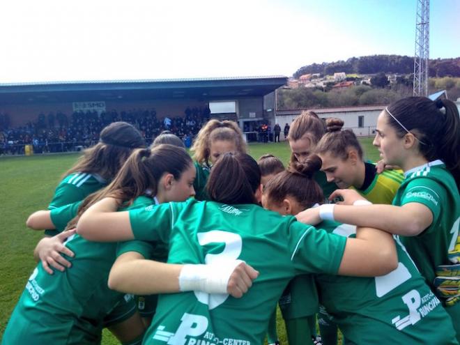 Las jugadoras del Oviedo antes de un partido (Foto: Real Oviedo).