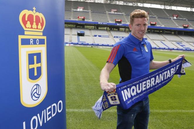 Mossa, presentado como nuevo refuerzo del Oviedo (Foto: Real Oviedo).