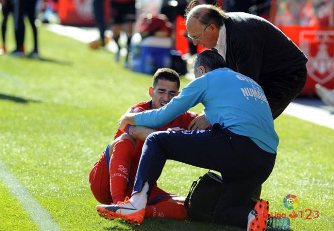 Pere Milla se duele en el partido ante el Nástic (Foto: LaLiga).