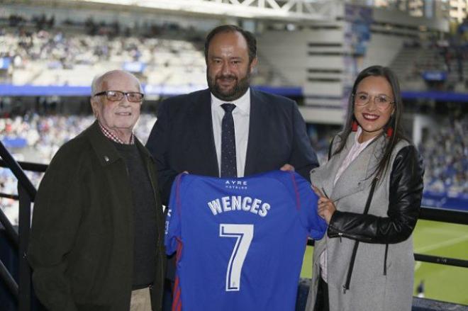 Homenaje del club carbayón a Wences (Foto: Real Oviedo).