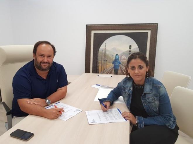 Real Oviedo y Oviedo moderno firman el acuerdo de colaboración (Foto: Real Oviedo).