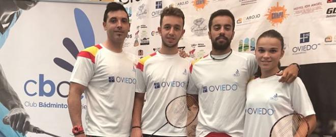 Los jugadores del Bádminton Oviedo.