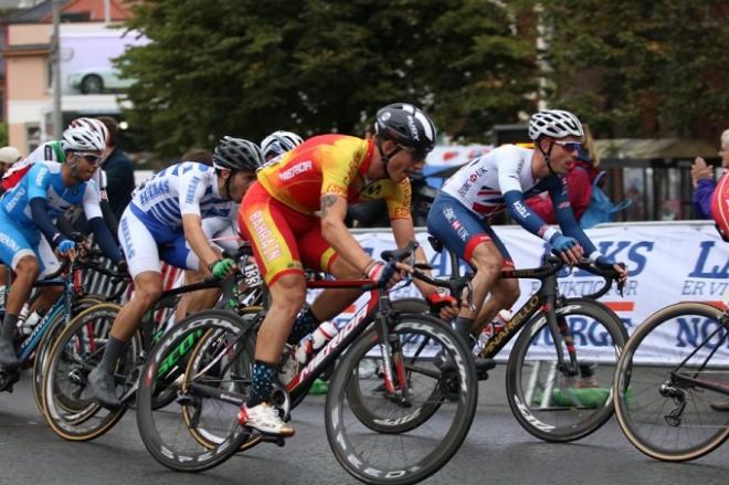 García Cortina en el mundial sub-23 (Foto: @RFECiclismo).