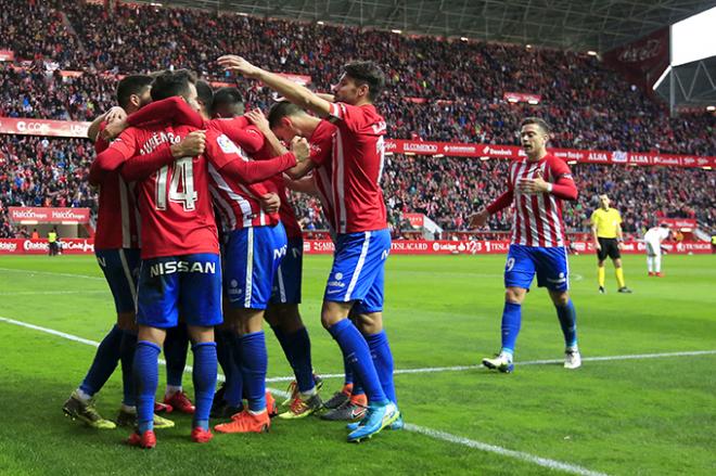 El Sporting celebra un gol (Foto: Luis Manso).