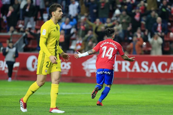 Rubén García celebra su gol a Osasuna (Foto: Luis Manso).