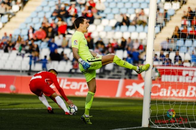 Mariño se lamenta tras el gol del Almería (Foto: LaLiga).