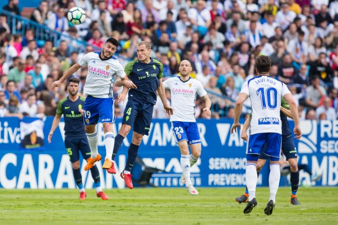 Una acción del partido. (Foto: Dani Marzo).