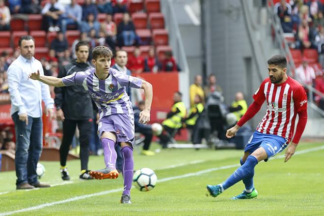 Una acción del Sporting - Valladolid del play off de la pasada temporada (Foto: Luis Manso).