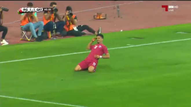 Akram Afif celebra su segundo gol ante Iraq.