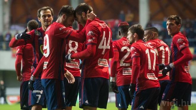 La plantilla del Videoton celebra un tanto ante el Vasas (Foto: Vidi).