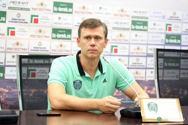 Igor Lediakhov ante los medios (Foto: FC Akhmat).