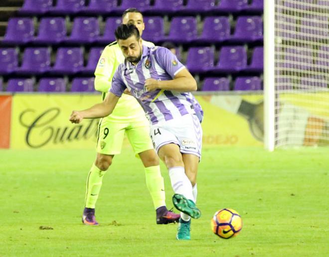 Álex Pérez jugando con el Valladolid.