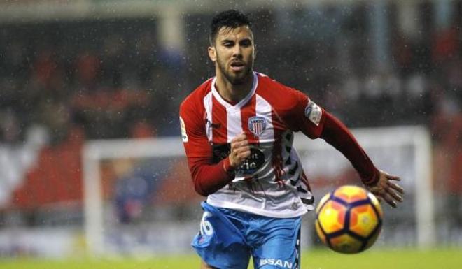 Fede Vico en un partido con el Lugo.