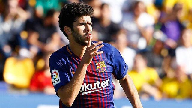 Aleñá celebra un gol con el Barça B.