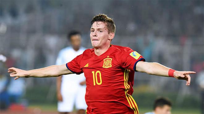 Sergio Gómez celebra un gol con España.