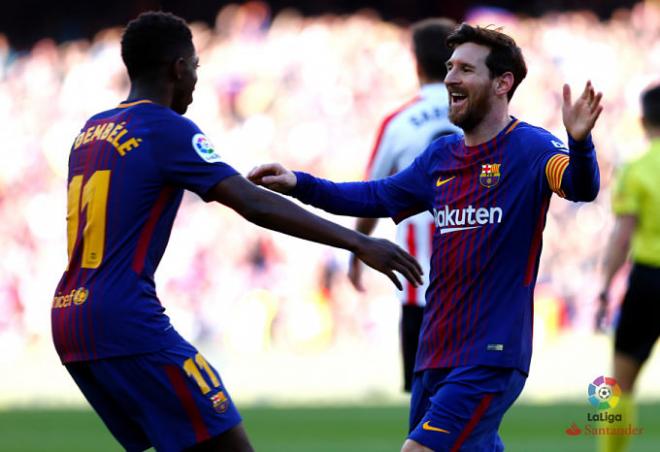 Dembélé celebra con Messi su gol ante el Athletic.