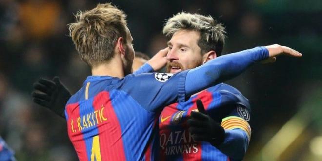 Rakitic celebrando un gol con Messi (Foto: EFE).