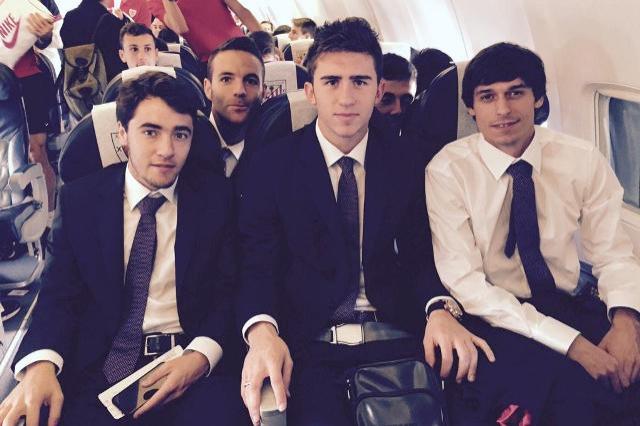 Laporte, Unai López e Iturraspe en el viaje a Oporto. FOTO:athletic