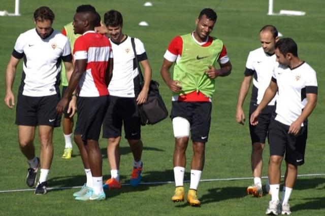 Macedo se retiró antes del entrenamiento. FOTO:almeria