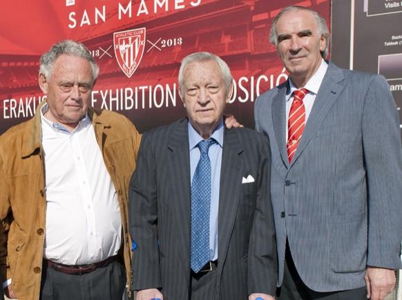 Maguregi junto a Ignacio Uribe y José Ángel Iribar.