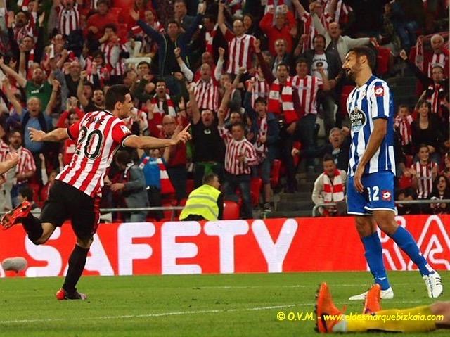 Aduriz celebra su decimosexto gol en Liga.