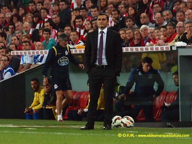 Ernesto Valverde durante el partido en San Mamés.