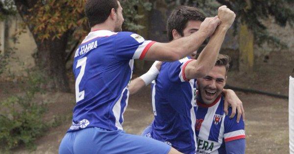 El Izarra celebra uno de sus goles. FOTO: izarra