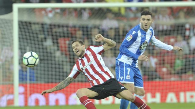 Iñigo Martínez en el partido contra el Depor de la pasada campaña (Foto: LFP).