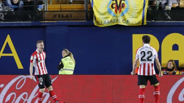 Iker Muniain celebra su gol en la última victoria lejos de San Mamés, frente al Villarreal.