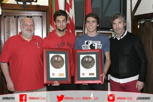 Villalibre, Córdoba y Urrutia con la Peña Juvenil.