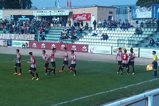 El Athletic celebra en Toledo el gol de Williams.