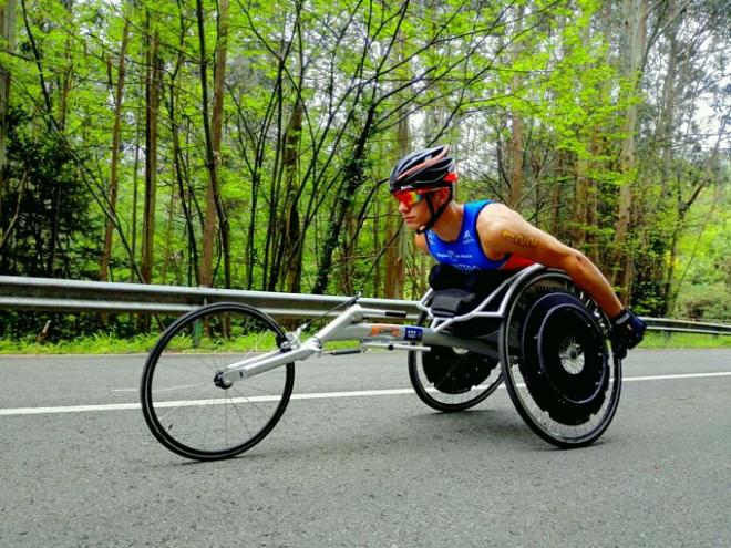 José Manuel Quintero durante una prueba de triatlón.