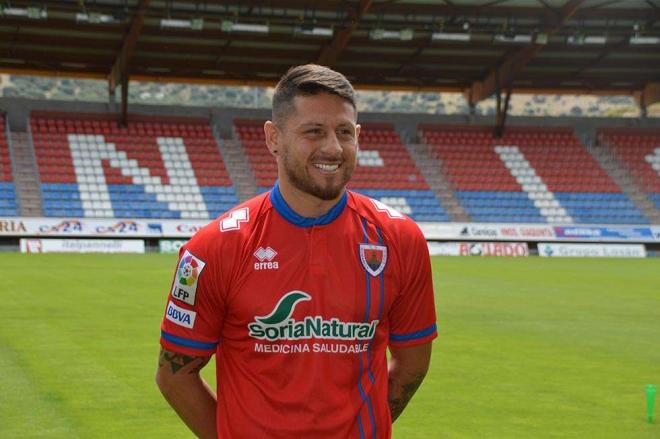 Acuña, jugador del Numancia de Soria.