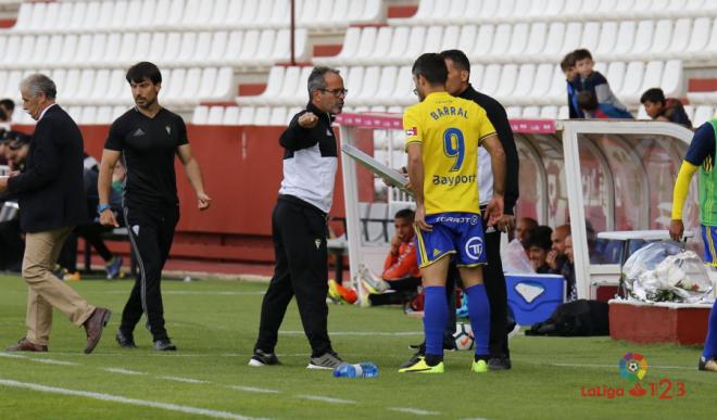 Cervera, en el cambio de Barral (Foto: LaLiga).