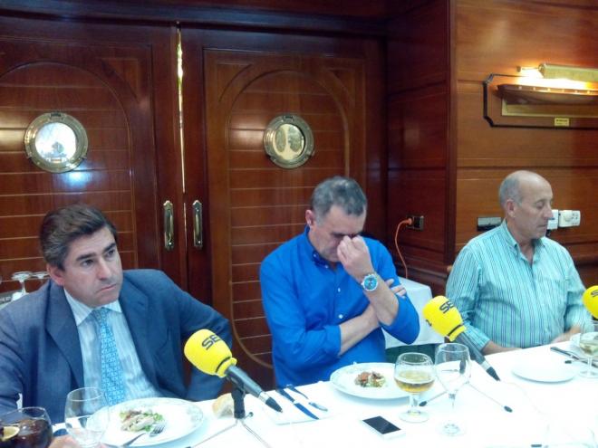 Puig, en el centro de la imagen, en la tertulia (Foto: Radio Cádiz).