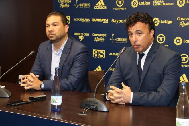 Pina y Cordero, en la rueda de prensa (Foto: Cádiz CF).