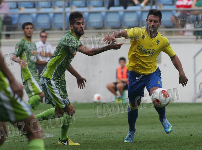 El Cádiz se mide a La Hoya Lorca.