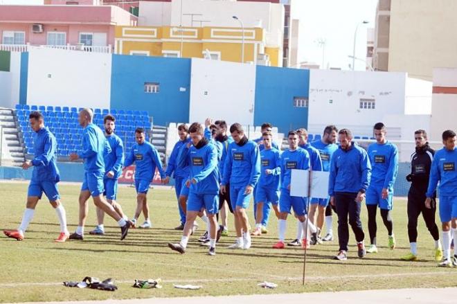 Los jugadores disfrutaron de baños y masajes (foto: udmelilla.es).