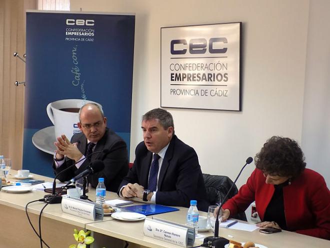 Manuel Vizcaíno, durante su intervención en el foro empresarial. (Foto: Cádiz CF).