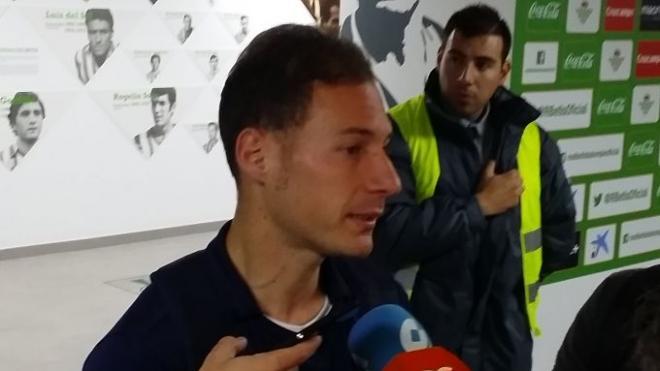 Migue García, en la sala de prensa del Benito Villamarín.