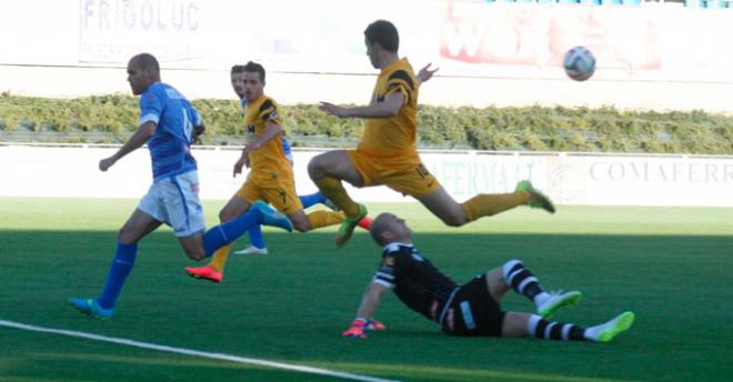 El UCAM Murcia estrenó equipación en Lucena. (FOTO: ucamurciacf.es)