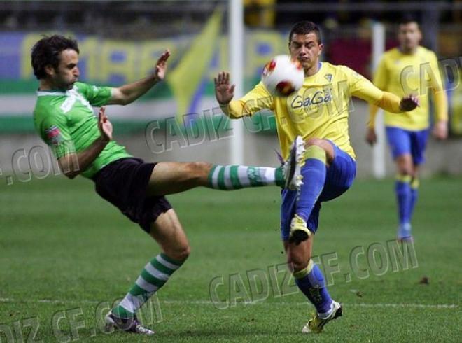 Airam en una acción en aquel partido (Foto. cadizcf.com)