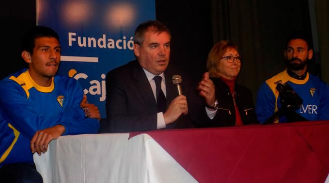 Manuel Vizcaíno presidió el acto. (FOTO: Cádiz CF)