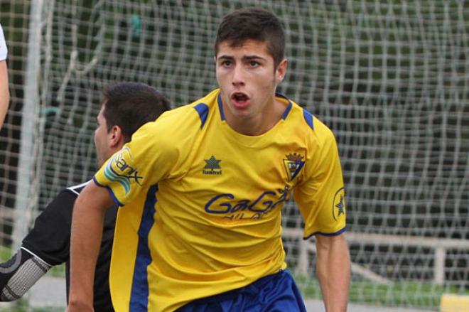 José Mari, con la camiseta del Cádiz CF.