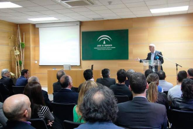 Luciano Alonso, en el encuentro de este lunes en Málaga.