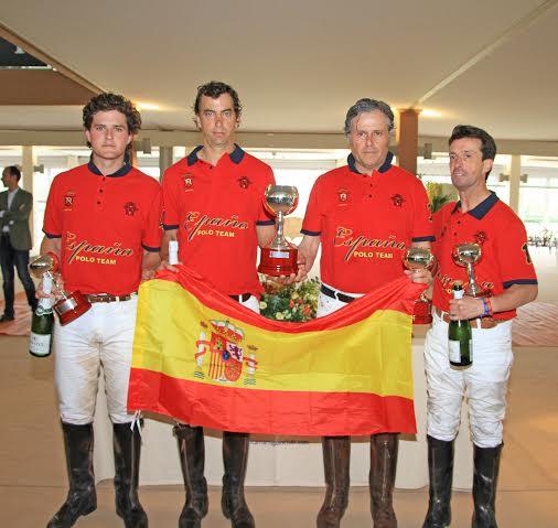 El equipo español, campeón.