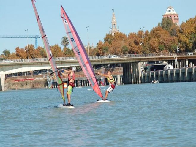 Imagen de la prueba en aguas del Guadalquivir.